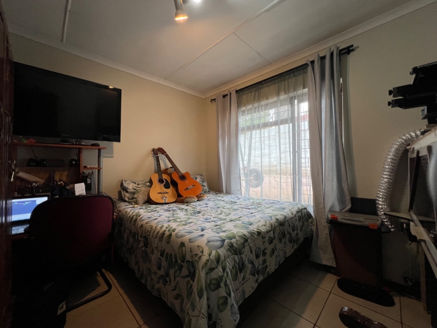 4 Bedroom Property for Sale in Twee Rivieren Western Cape